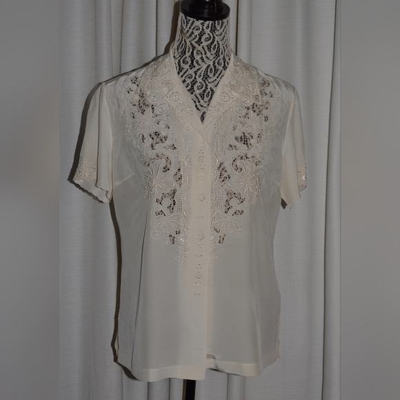 Vintage Silk Blouse by PEONY. Hand Embroidered. Made in Shanghai, China. 1950s - Picture 2 of 12
